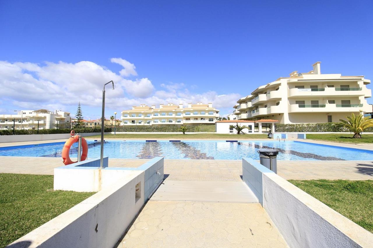 Armacao De Pera Brightness With Pool By Homing Apartment Exterior photo