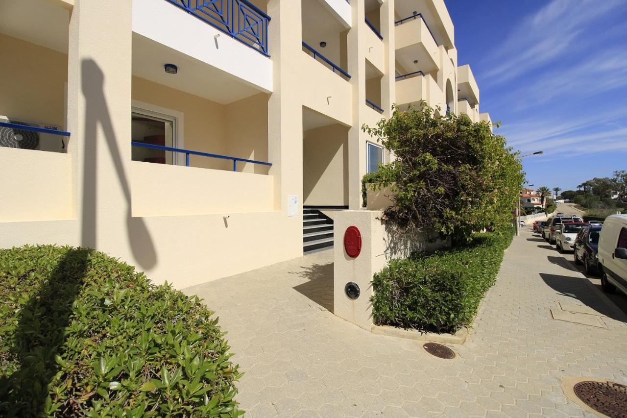 Armacao De Pera Brightness With Pool By Homing Apartment Exterior photo
