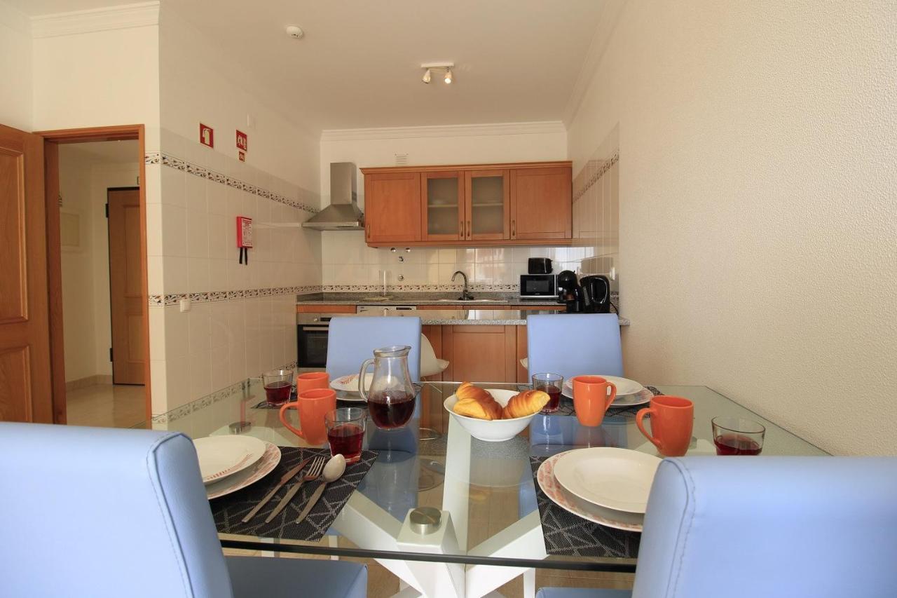 Armacao De Pera Brightness With Pool By Homing Apartment Exterior photo